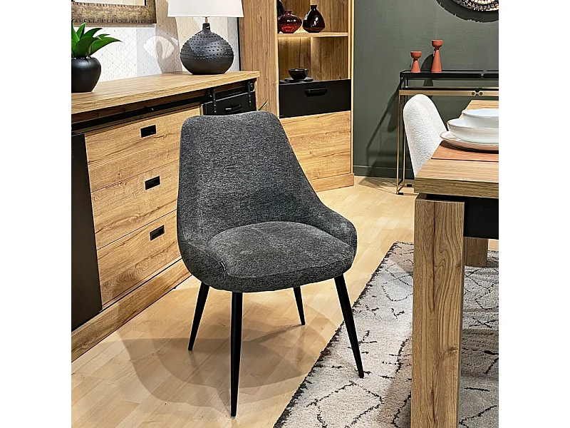 Chaise en tissu doux gris anthracite et pieds métal noir – TARA