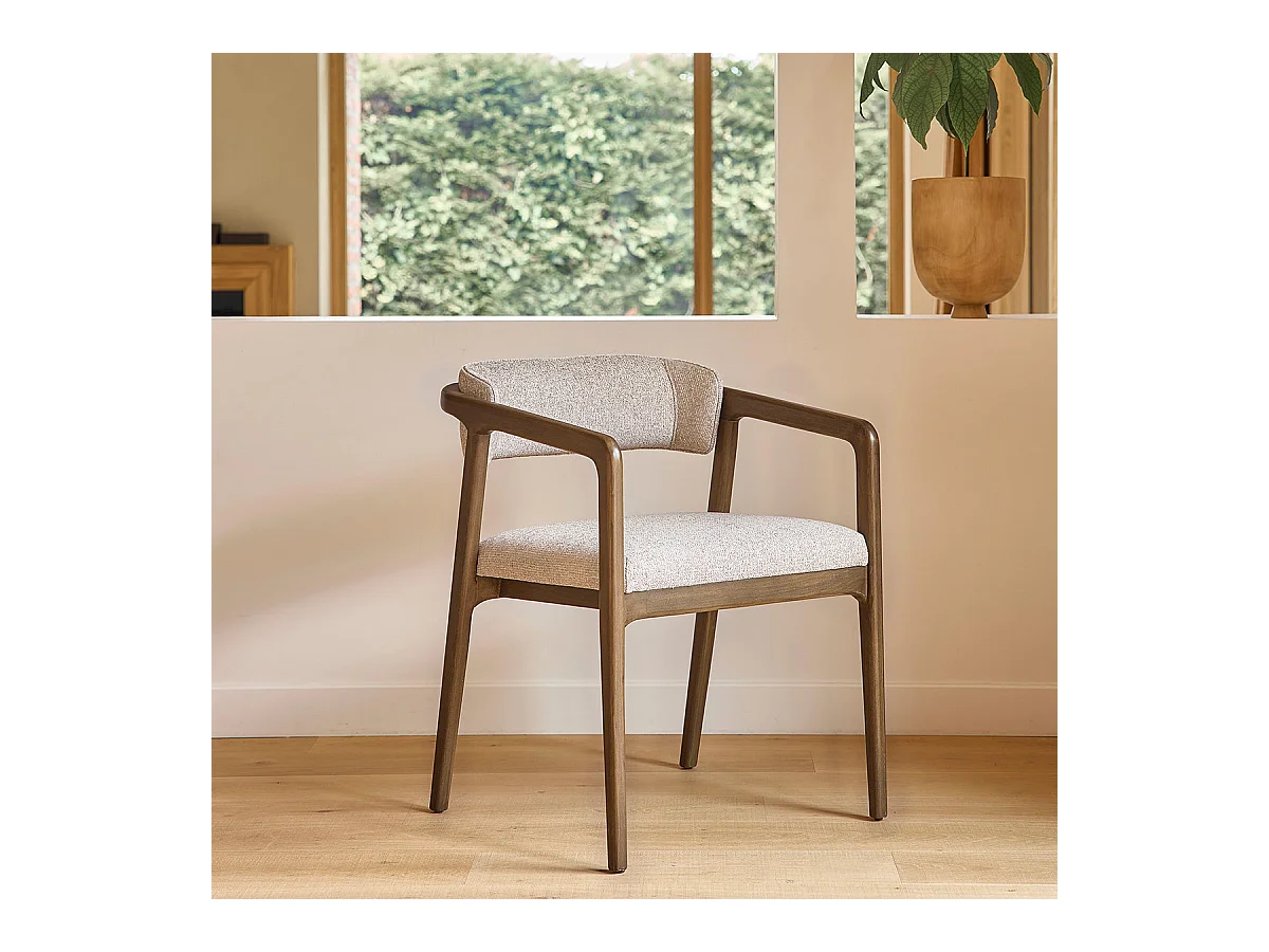 Sedia in legno massello con tessuto beige screziato