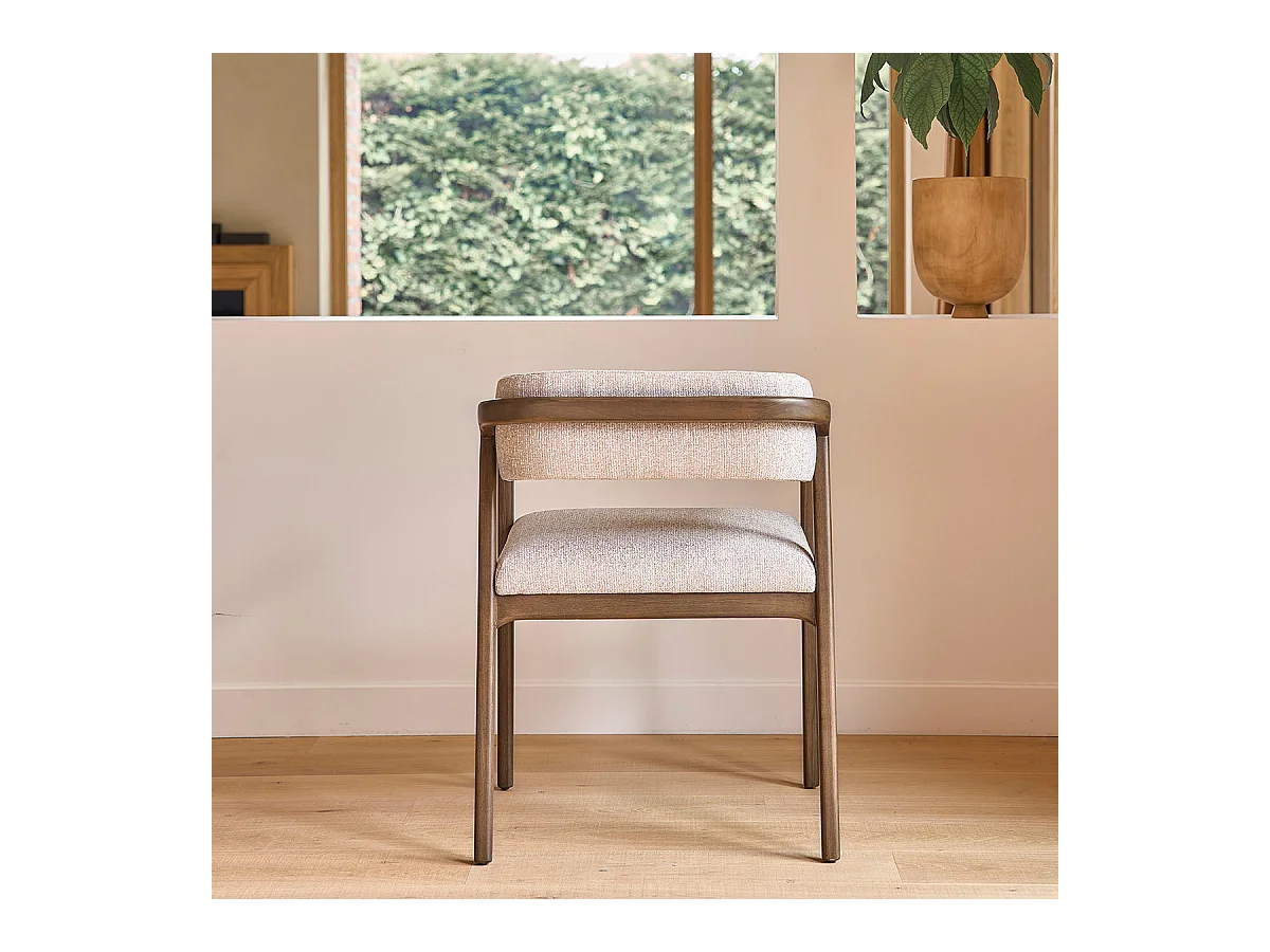 Sedia in legno massello con tessuto beige screziato