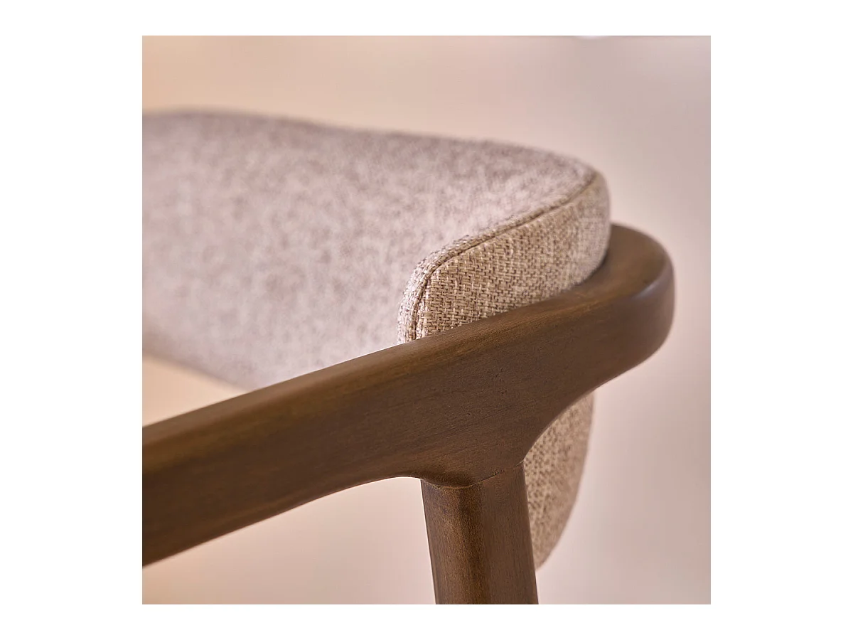 Sedia in legno massello con tessuto beige screziato