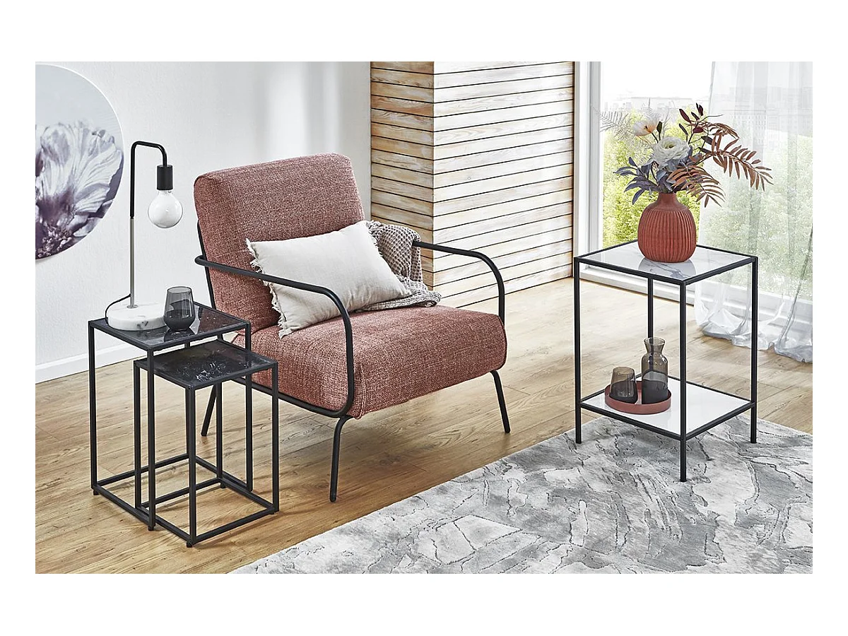 Lde 2 tables d'appoint surface imitation marbre Noir et structure en métal Noir