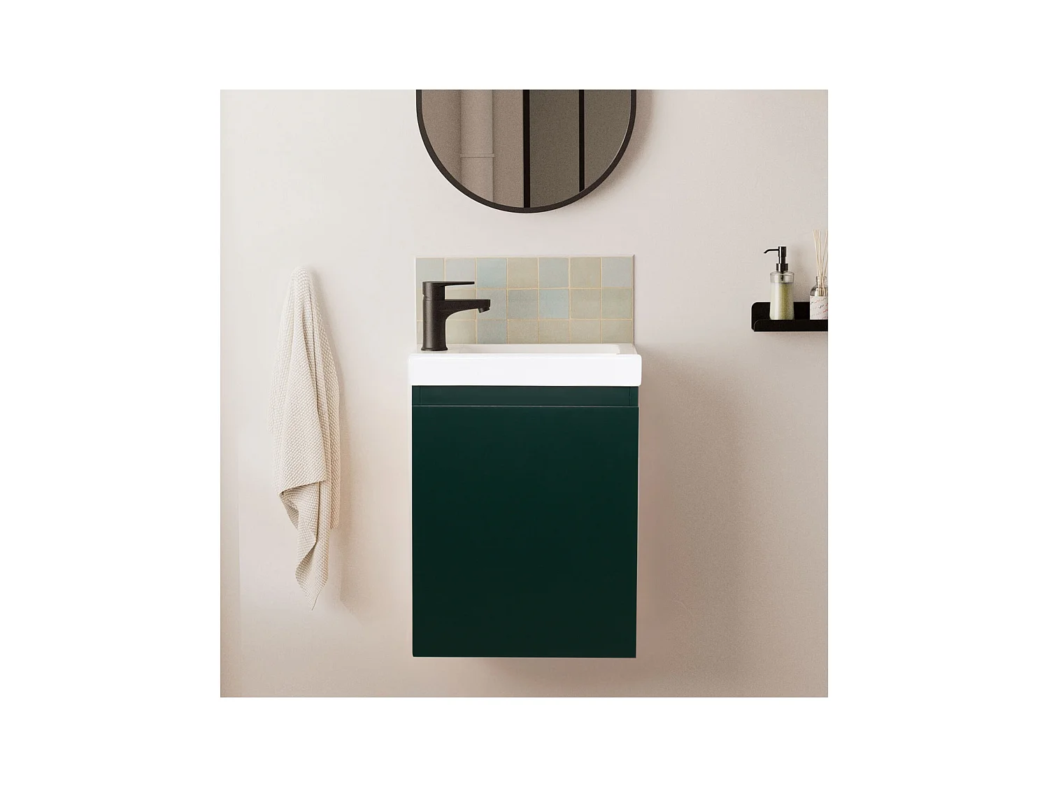 Ensemble lave-mains suspendu avec robinet noir