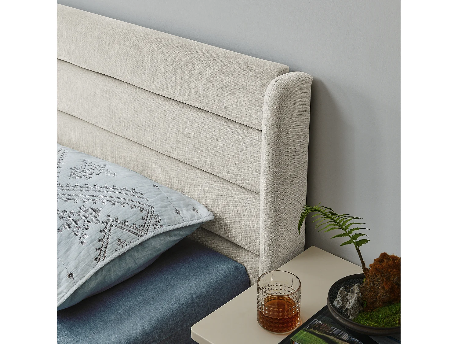 Lit double 140 x 200 cm avec 4 tiroirs, tissu chenille beige, sans matelas