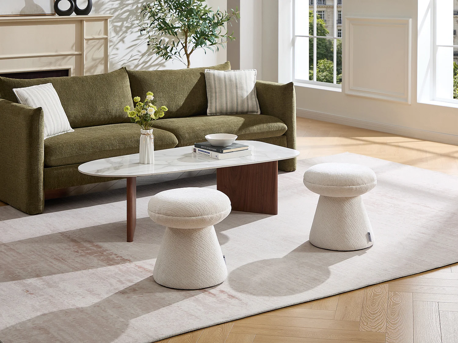 Pouf en tissu chenille beige ADEYOMA