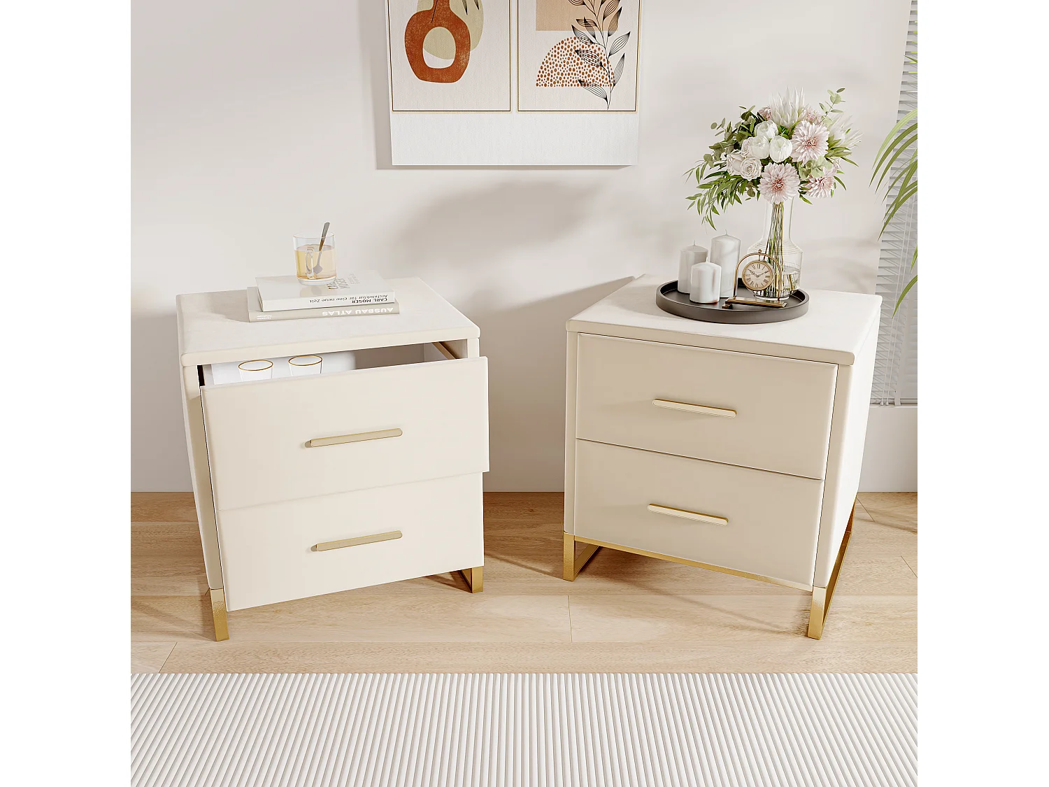 Table de chevet 2 tiroirs en velours beige avec base en métal doré – 40 x 40 x 50 cm