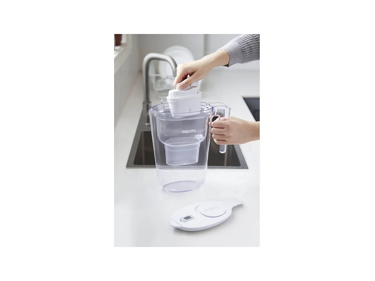 Carafe filtrante 2,6 L blanche avec 1 filtre en Microfiltration et digital timer  Philips PHAWP2933WHT/24