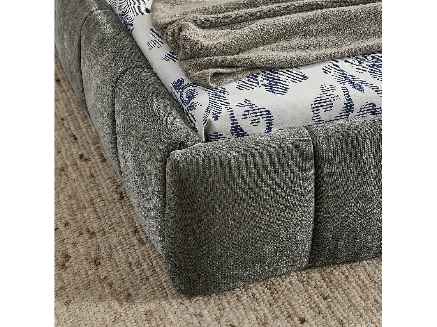 Lit enfant simple gris foncé 90x200cm, matelassé carré, tissu chenille, bois + métal