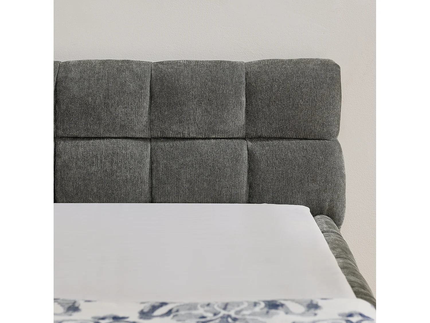 Lit enfant simple gris foncé 90x200cm, matelassé carré, tissu chenille, bois + métal