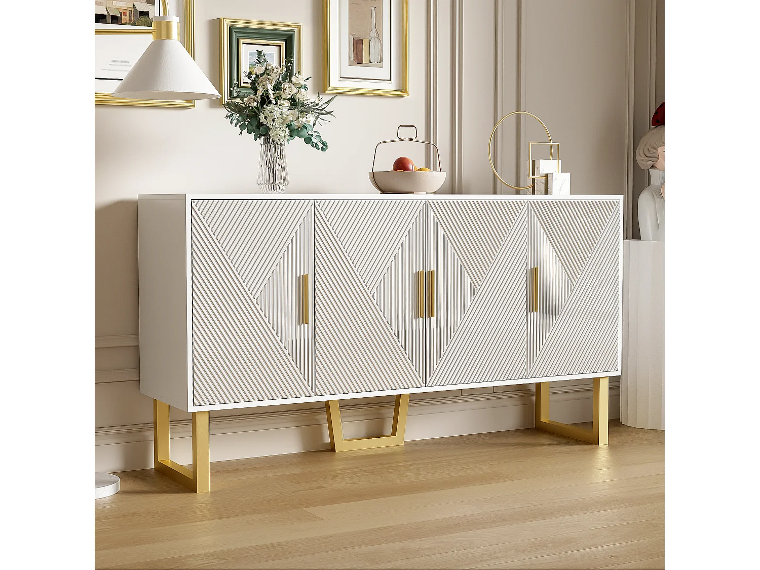 Credenza moderna bianca con 4 ante testurizzate, frontale lucido, maniglie dorate