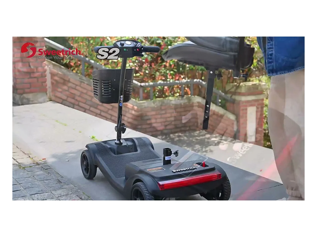 Scooter de mobilité pliable 250W, avec LED et USB, autonomie de 15 km, réglable hauteur, max 136kg, Noir