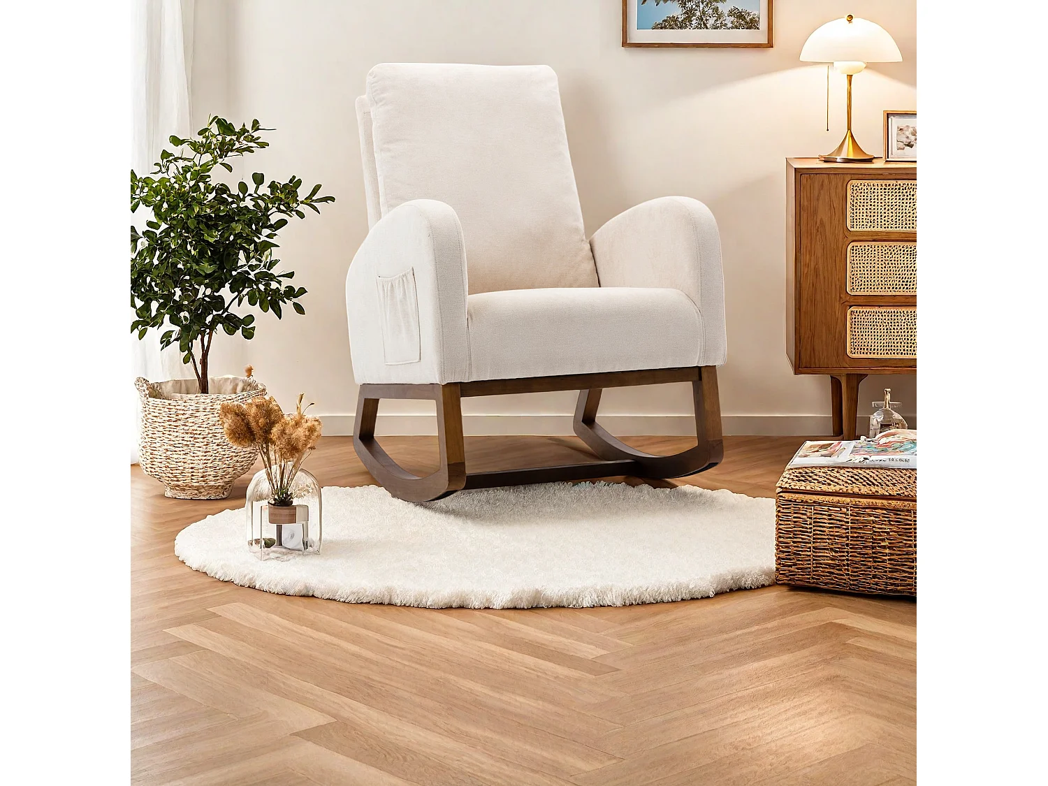 Fauteuil à bascule beige en tissu éponge avec coussin, dossier haut et accoudoirs – design moderne et confortable