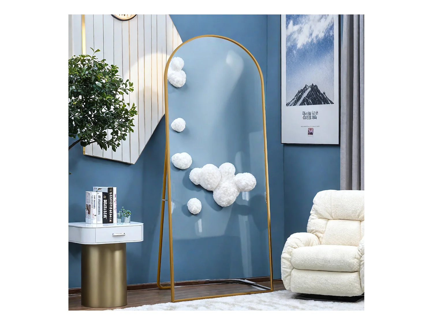 Spiegel op ware grootte 180 x 80 cm van gehard glas met gouden aluminium lijst, gebogen vorm, grote staande spiegel