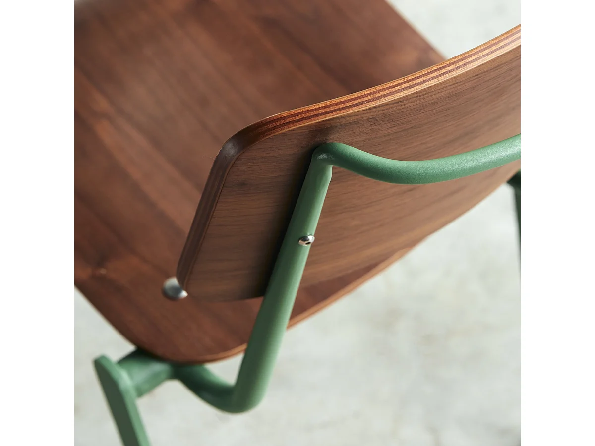 Sedia in metallo e legno di noce Mio lichen