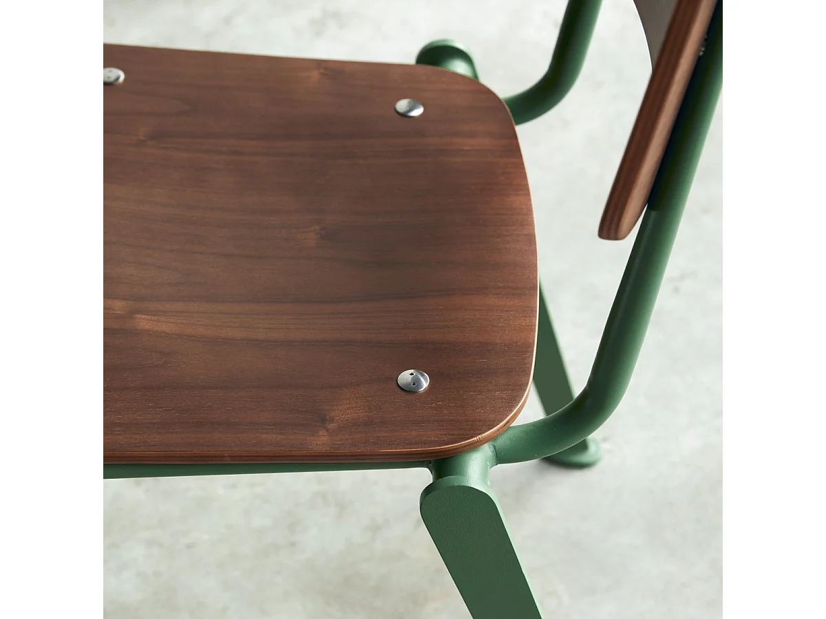 Sedia in metallo e legno di noce Mio lichen