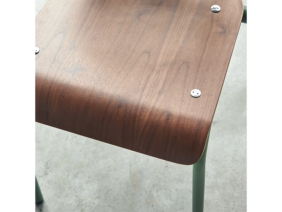 Sedia in metallo e legno di noce Mio lichen