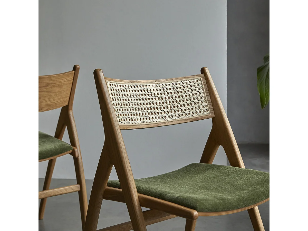 Chaise en bois de chêne massif et velours vert