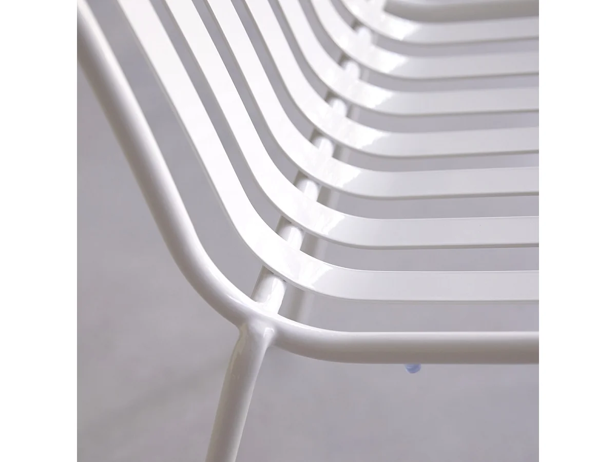 Stuhl aus Metall Gaby weiß lackiert