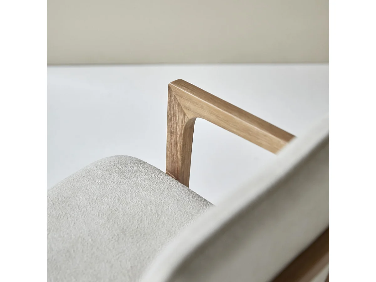 Fauteuil Viktor en bois d'acacia massif et tissu écru