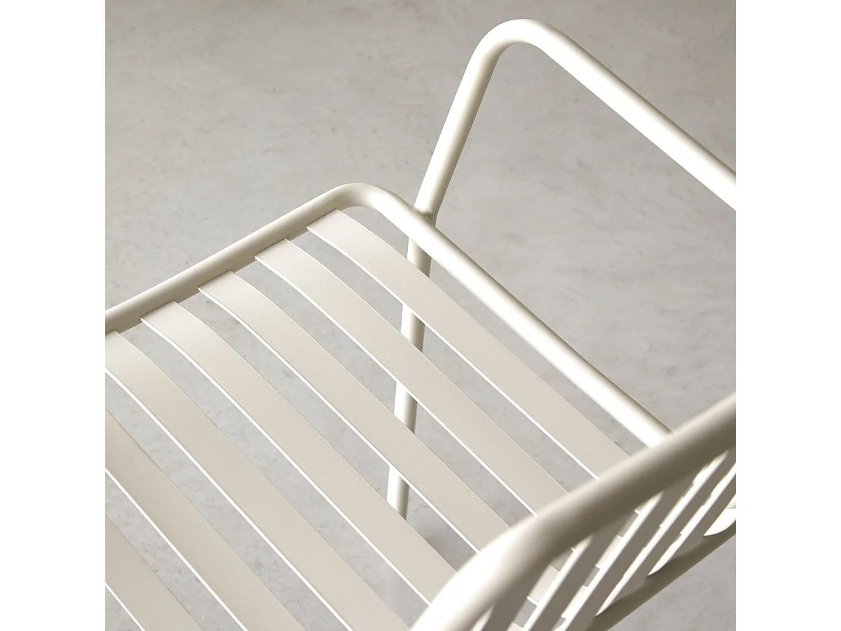 Sessel Gaby Cream aus beschichtetem Metall