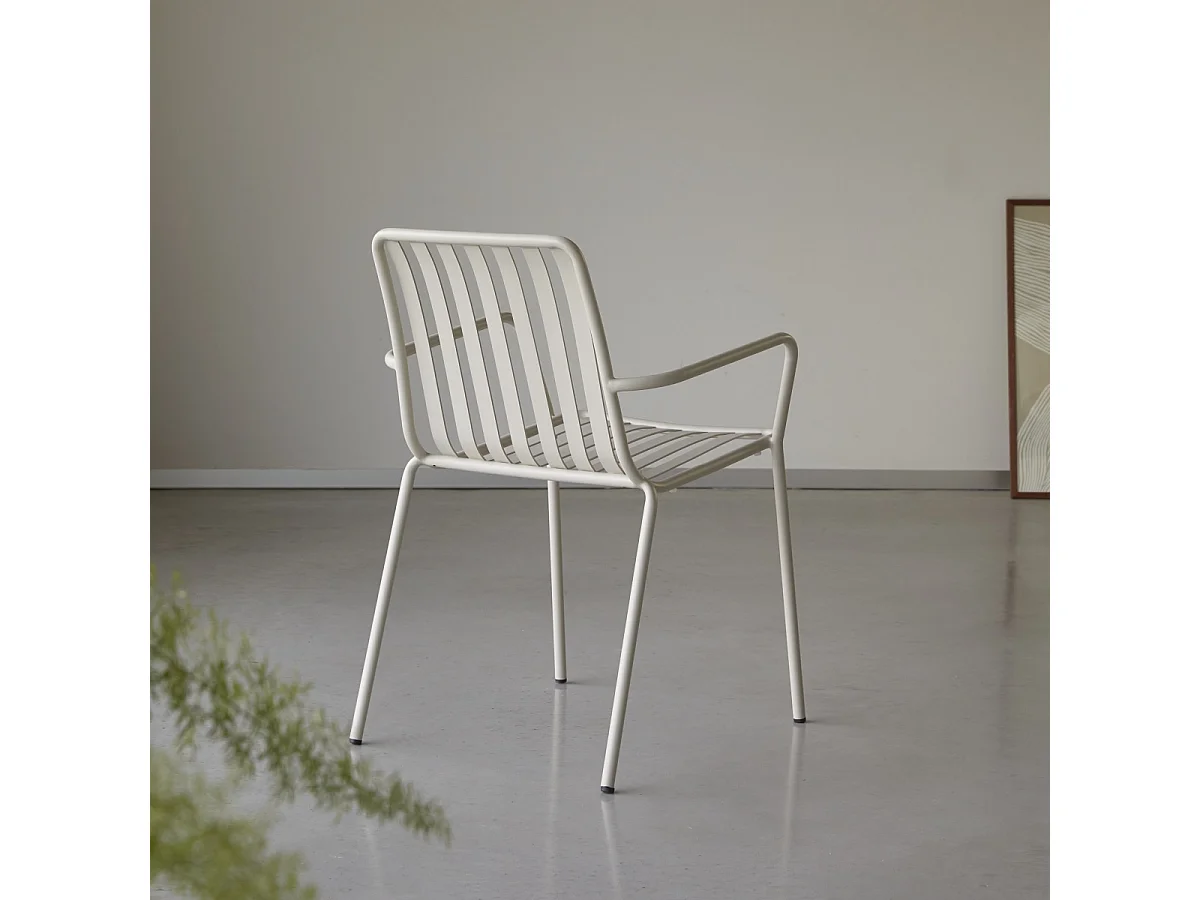 Sessel Gaby Cream aus beschichtetem Metall