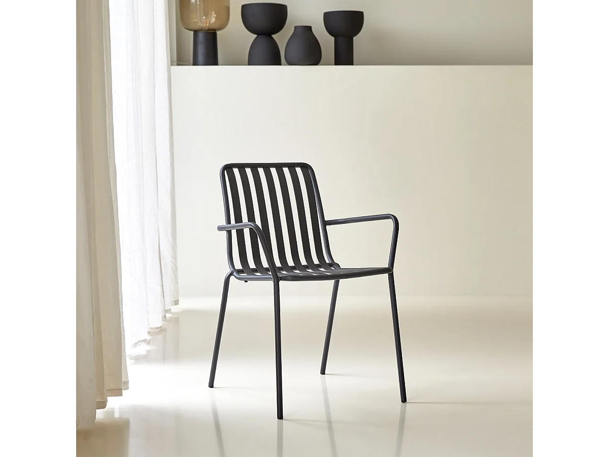 Poltroncina in metallo verniciato Gaby black