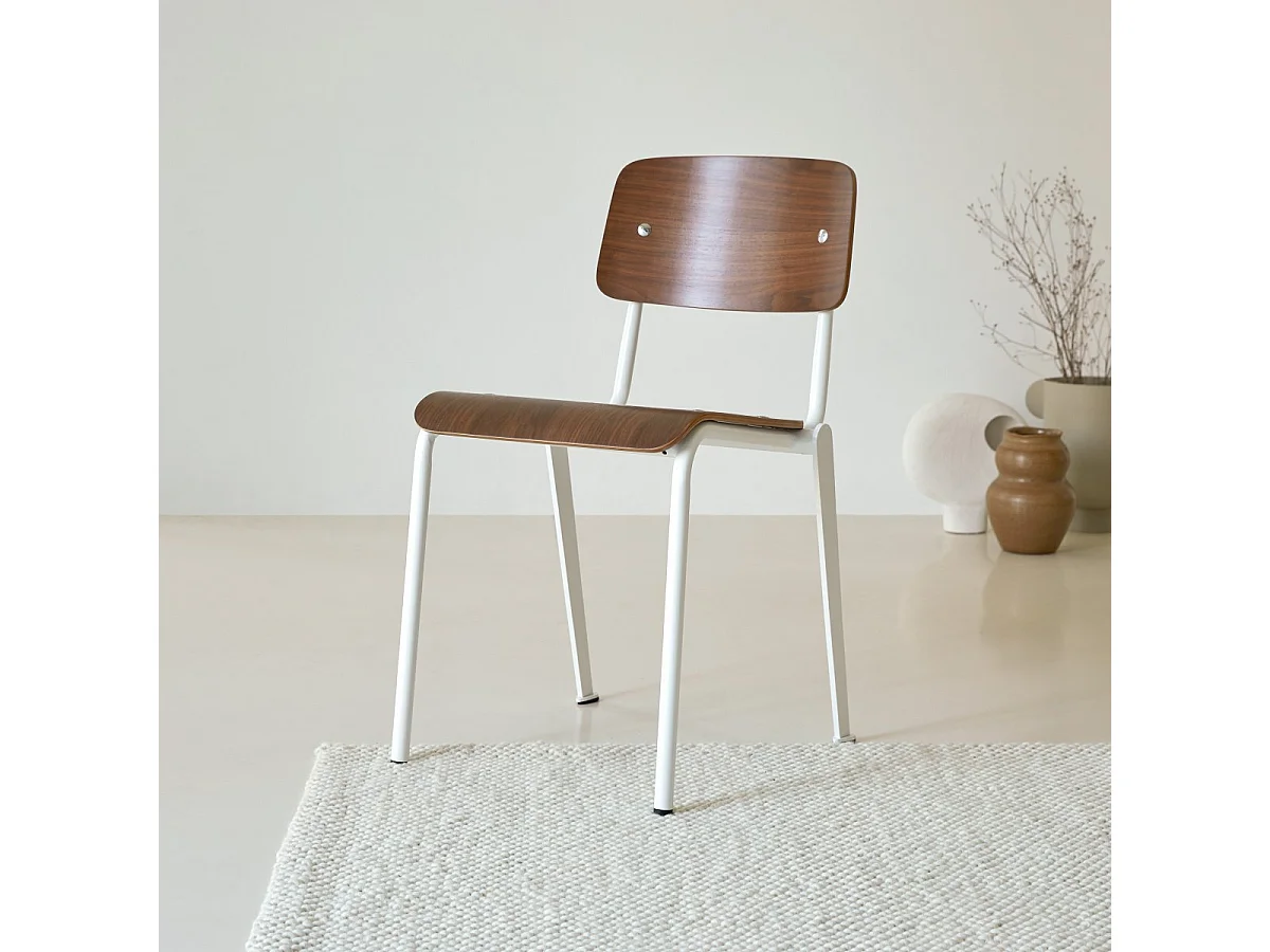 Stuhl Mio White aus Metall und Nussbaumholz