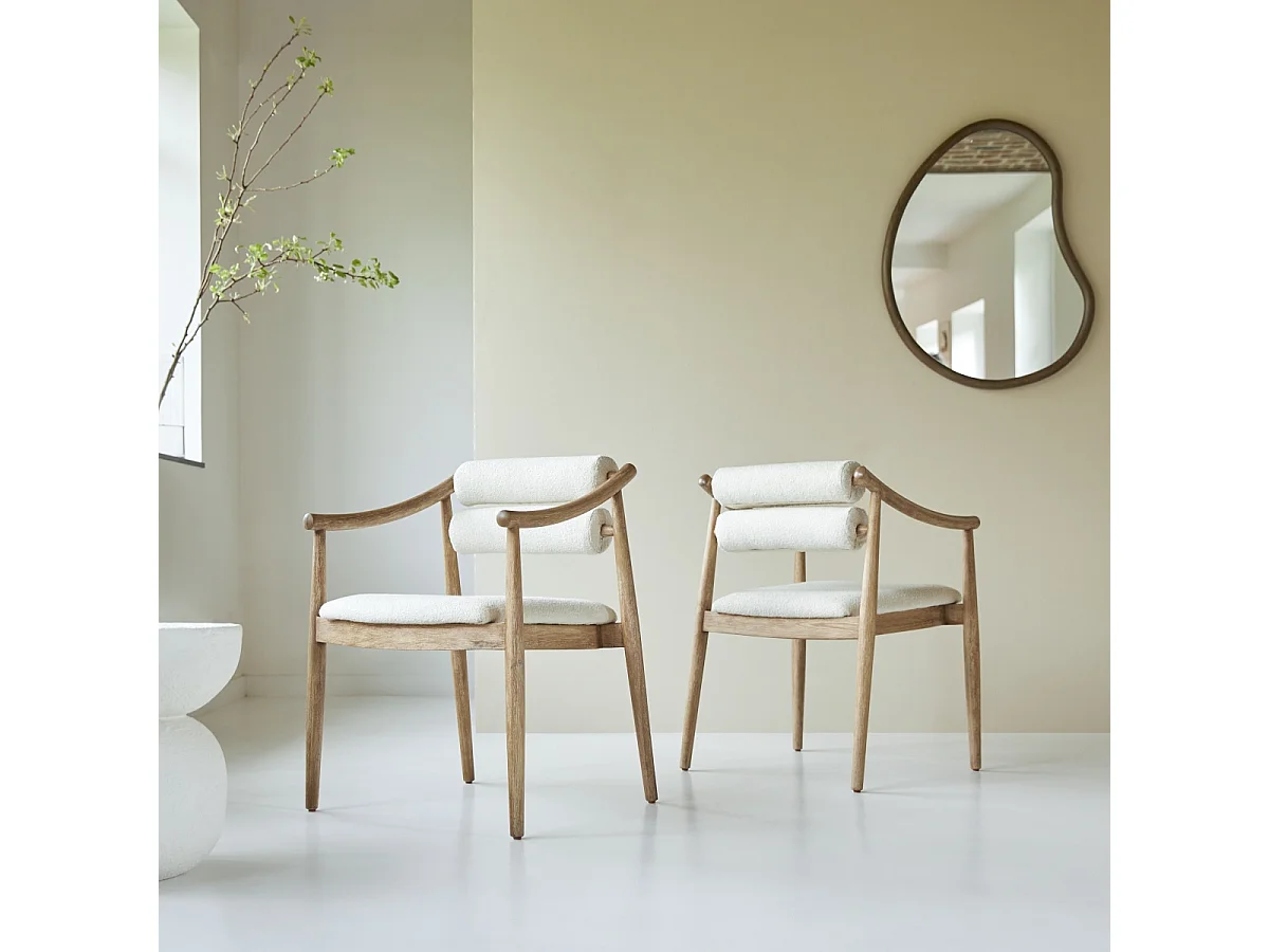 Sessel Colombe aus massivem Akazienholz und Boucléstoff