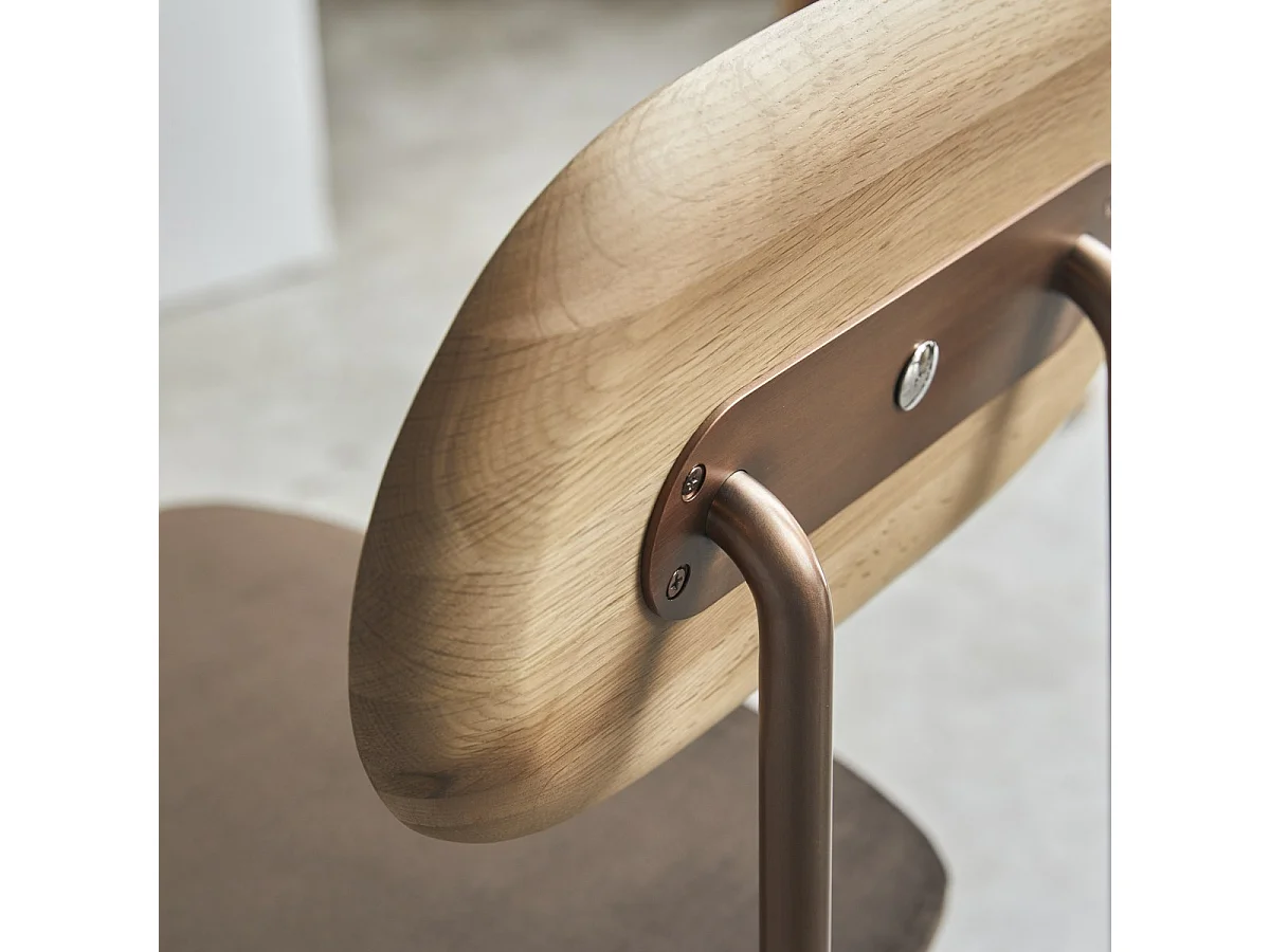 Sedia Yutapi brown in legno quercia