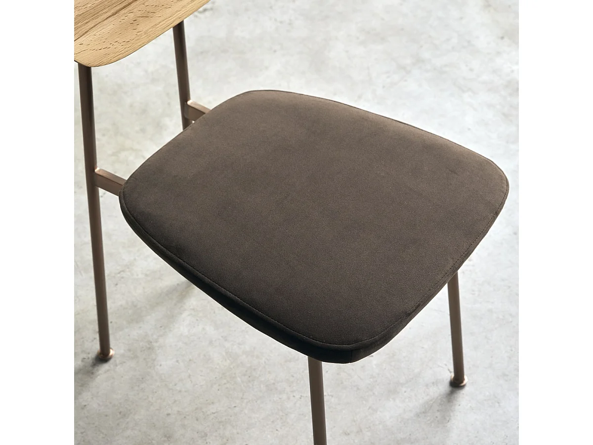 Stuhl aus Eichenholz Yutapi brown