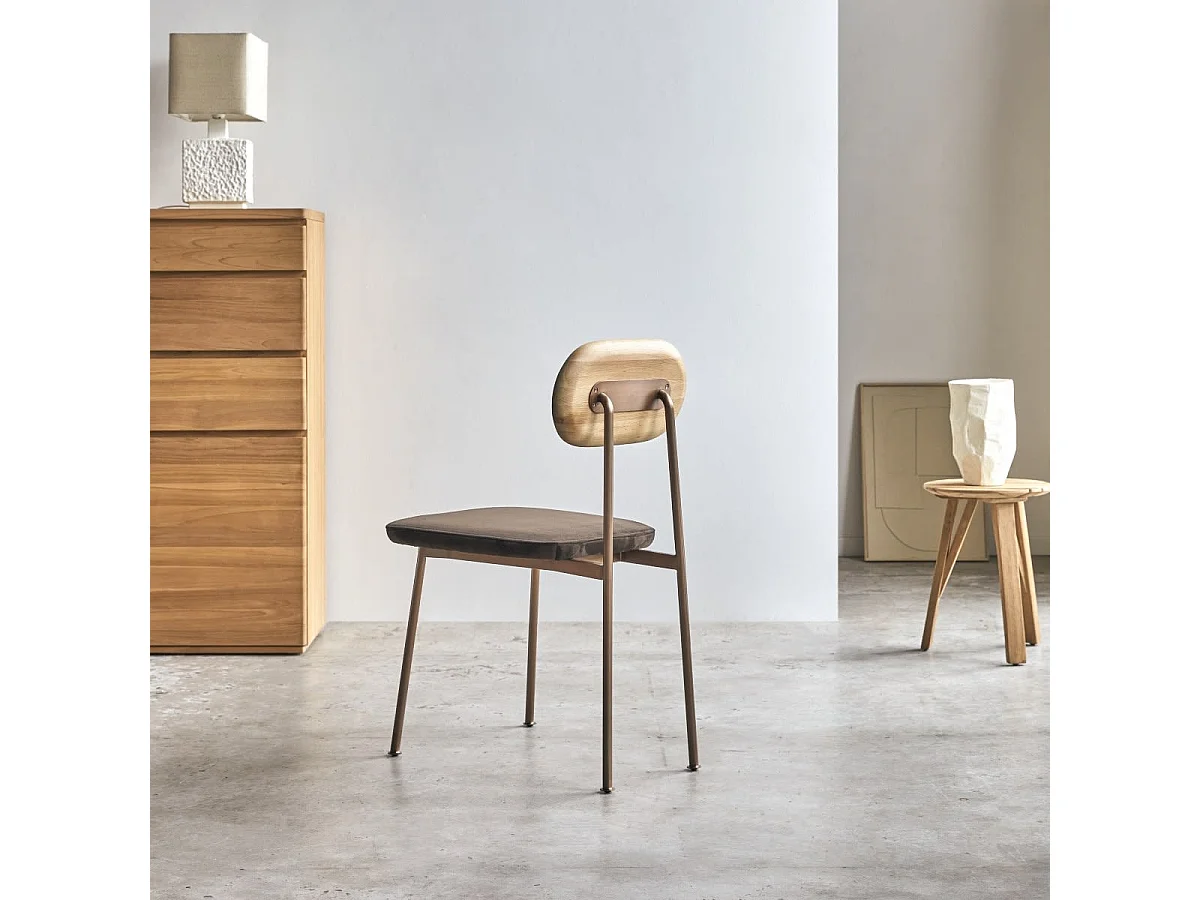 Stuhl aus Eichenholz Yutapi brown