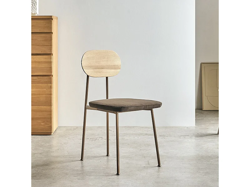 Stuhl aus Eichenholz Yutapi brown