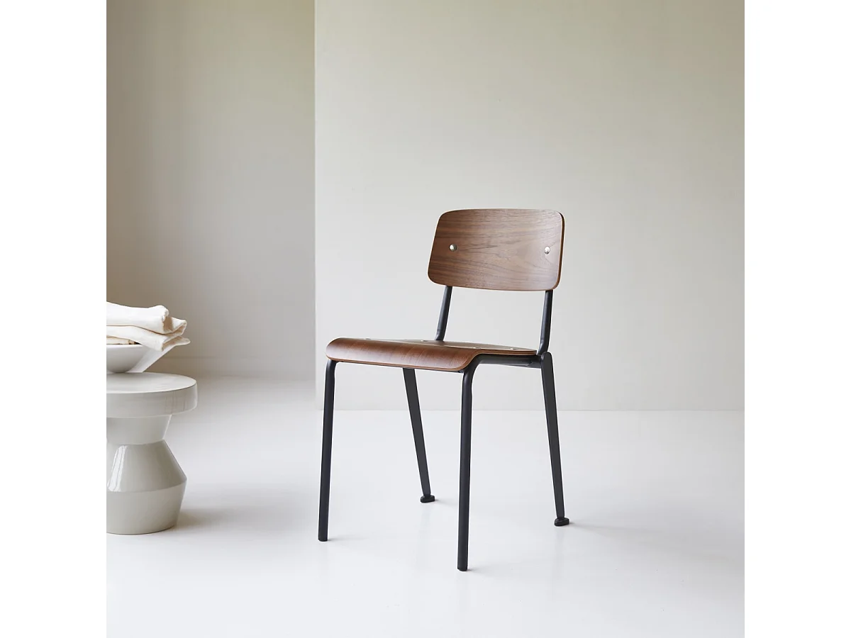 Stuhl Mio aus Metall und Nussbaumholz, black