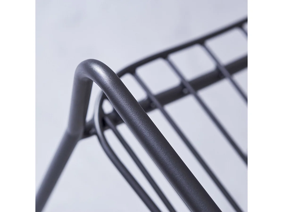 Fauteuil en métal peint Arty dark grey