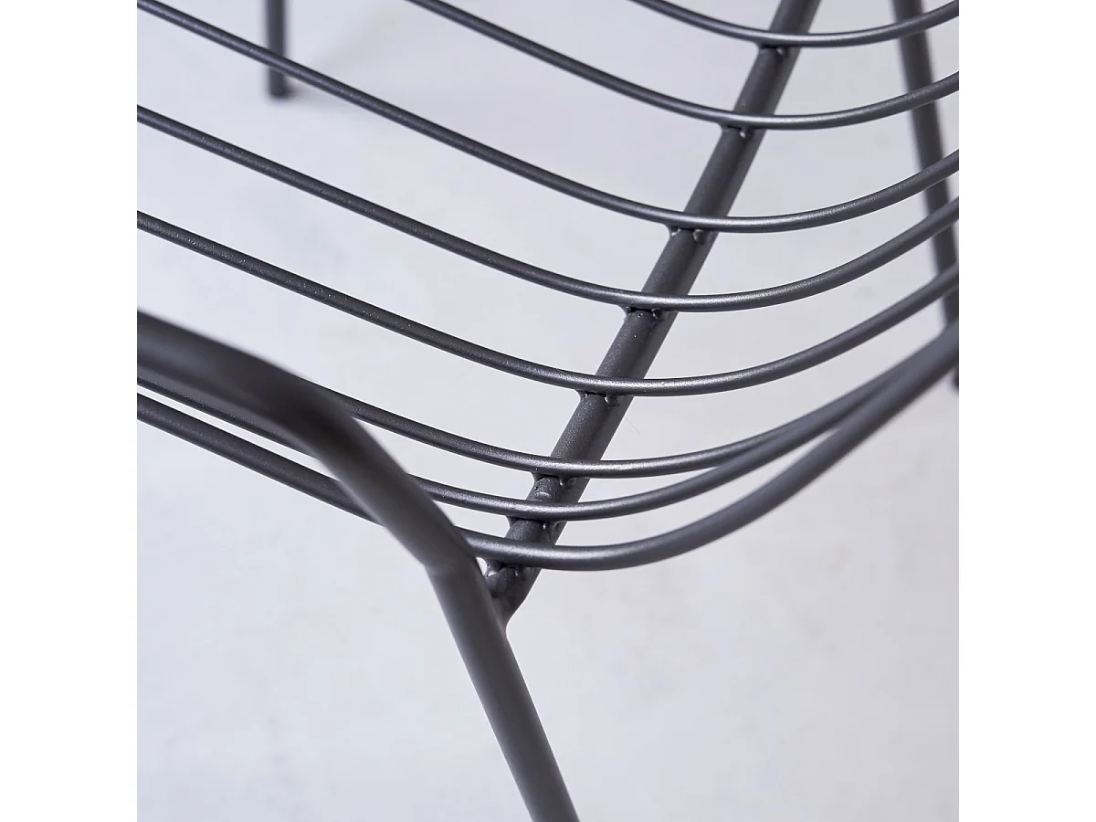 Fauteuil en métal peint Arty dark grey