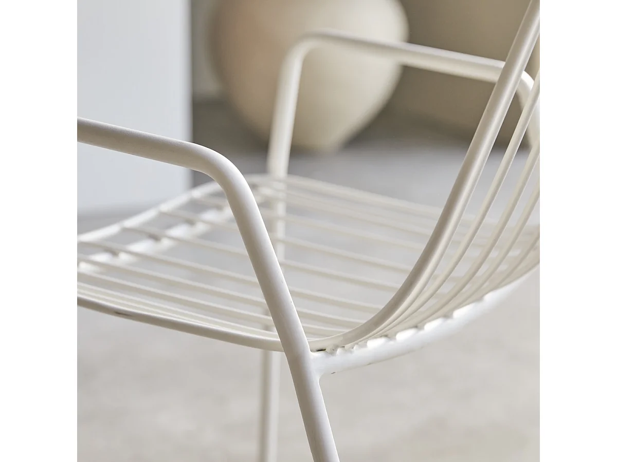 Lehnstuhl aus Metall Arty weiß  lackiert