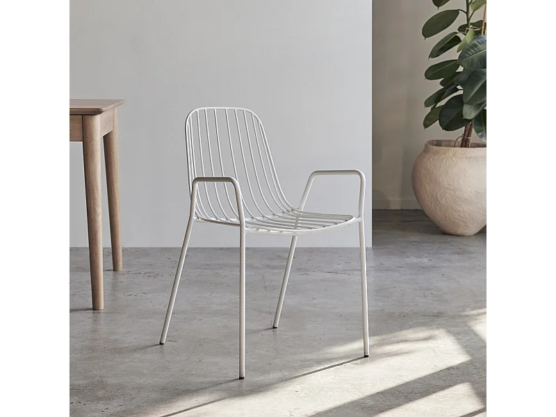 Poltrona in metallo verniciato Arty white