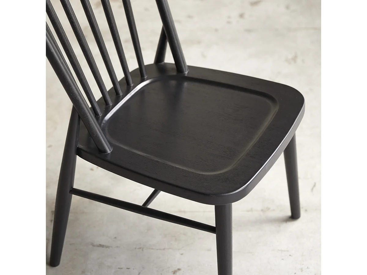 Sedia con doghe verticali in legno massello di acacia nero Leonor