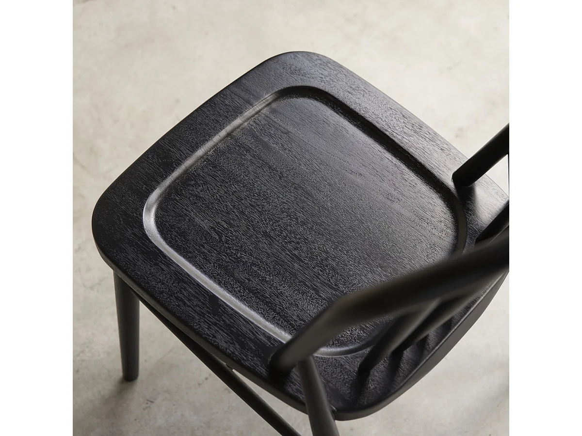 Sedia con doghe verticali in legno massello di acacia nero Leonor