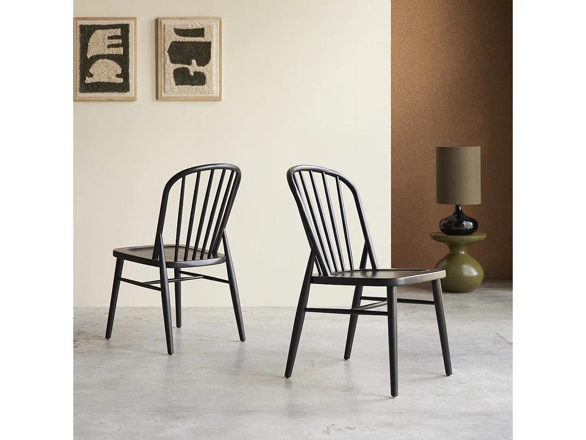 Sedia con doghe verticali in legno massello di acacia nero Leonor