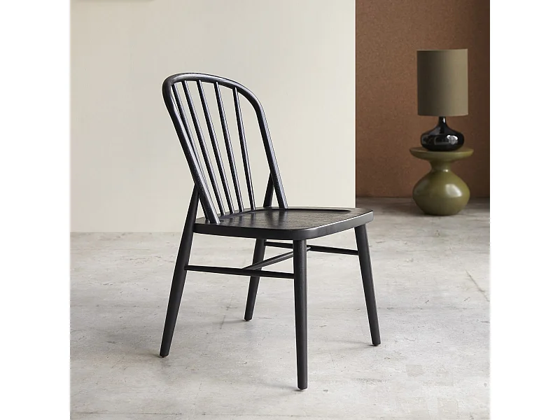 Sedia con doghe verticali in legno massello di acacia nero Leonor
