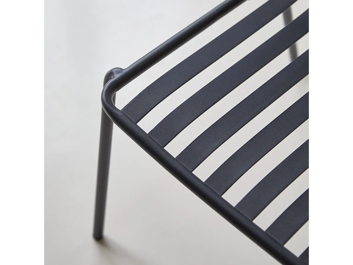 Stuhl Gaby aus lackiertem Metall black