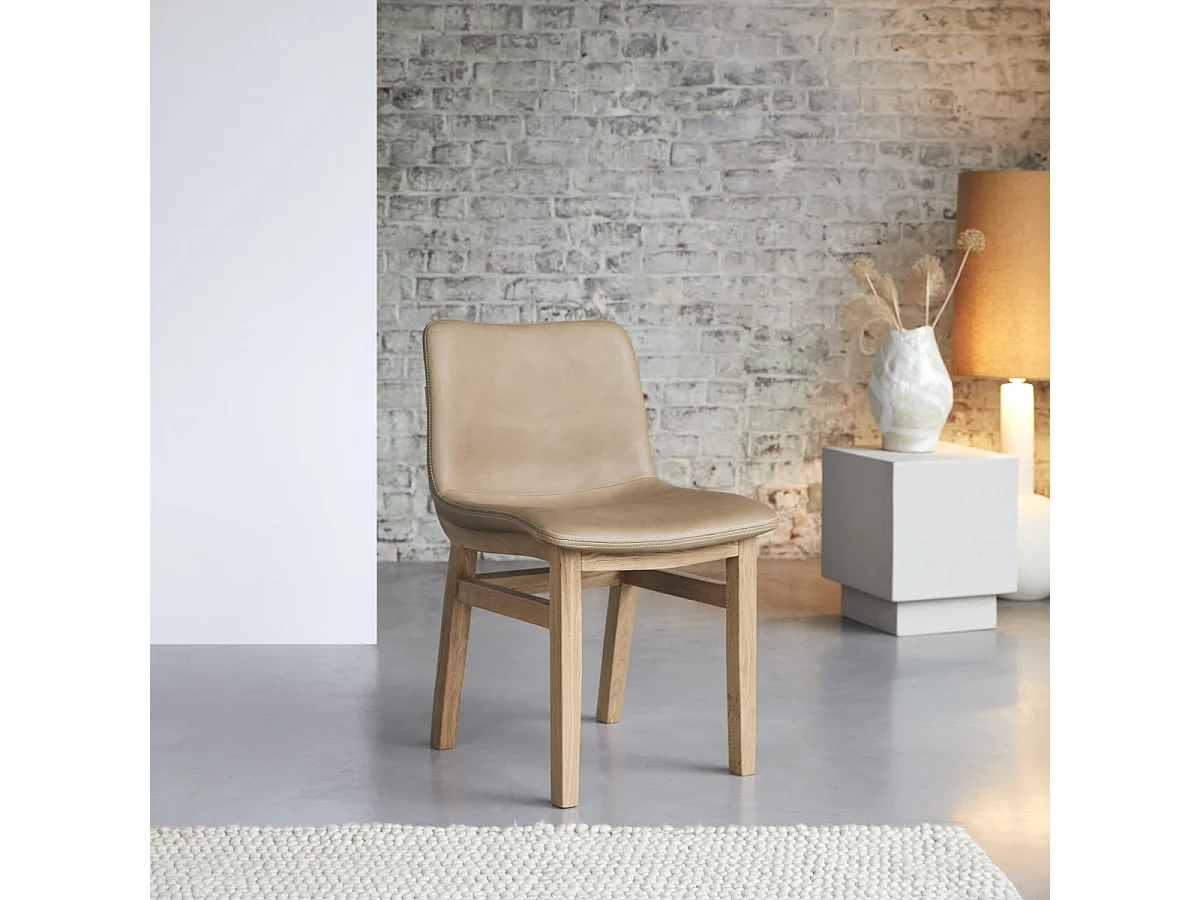 Chaise Cocoon cheyenne en bois de chêne