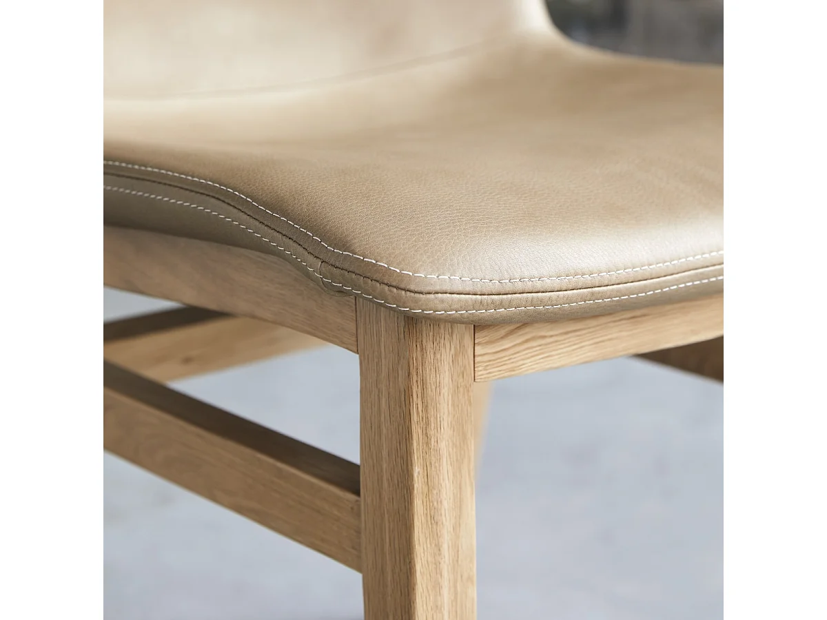 Chaise Cocoon cheyenne en bois de chêne