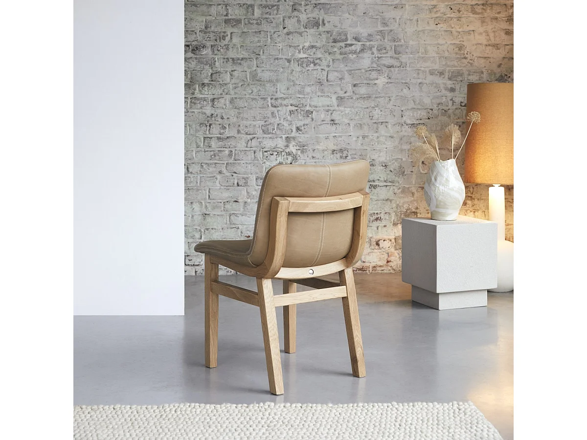 Chaise Cocoon cheyenne en bois de chêne