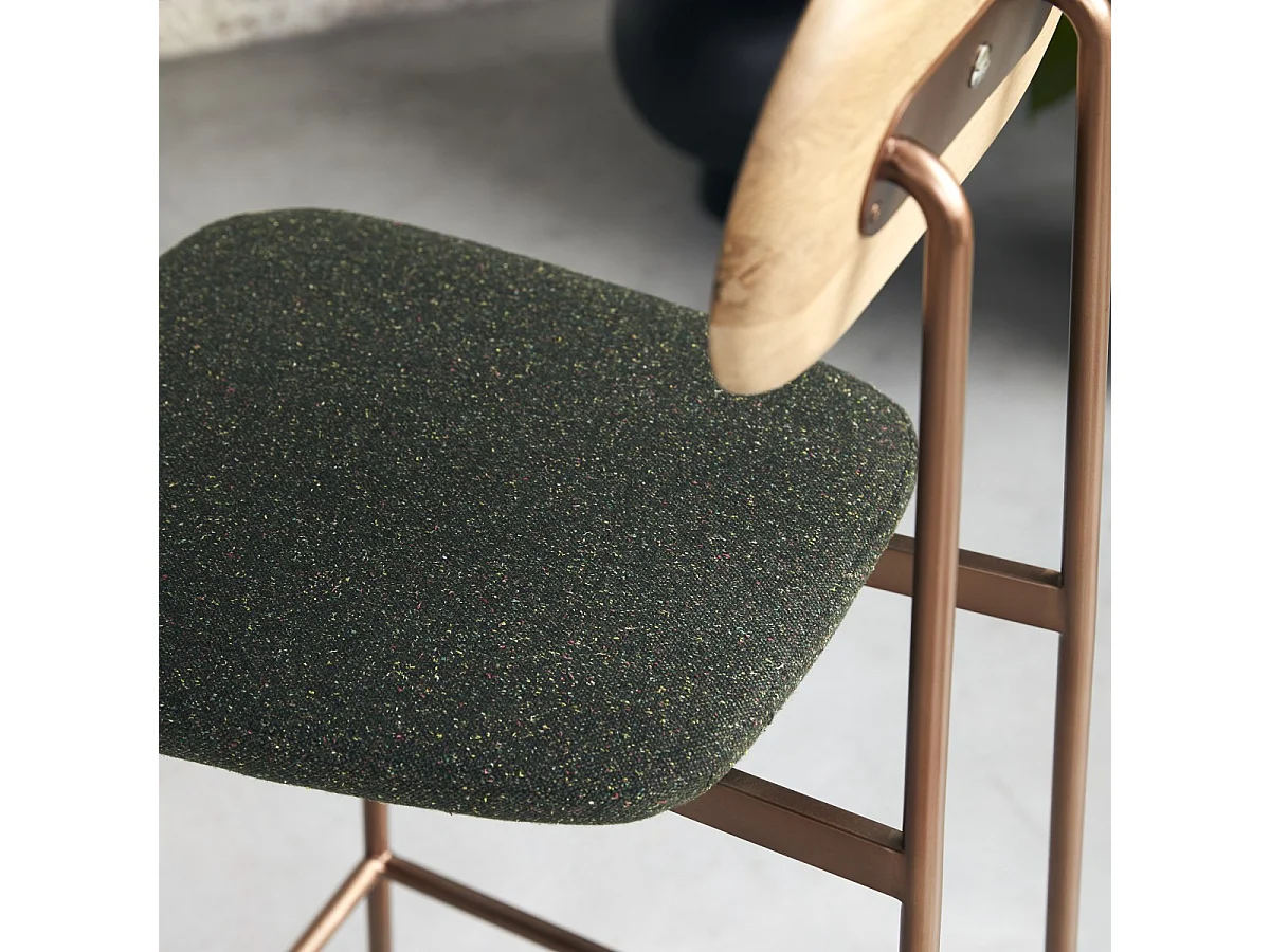 Sgabello da bar Yutapi cachi tweed in legno di quercia