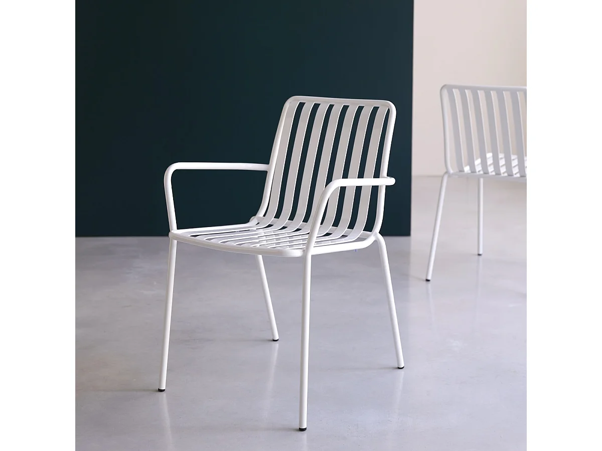 Lehnstuhl Gaby White aus lackiertem Metall