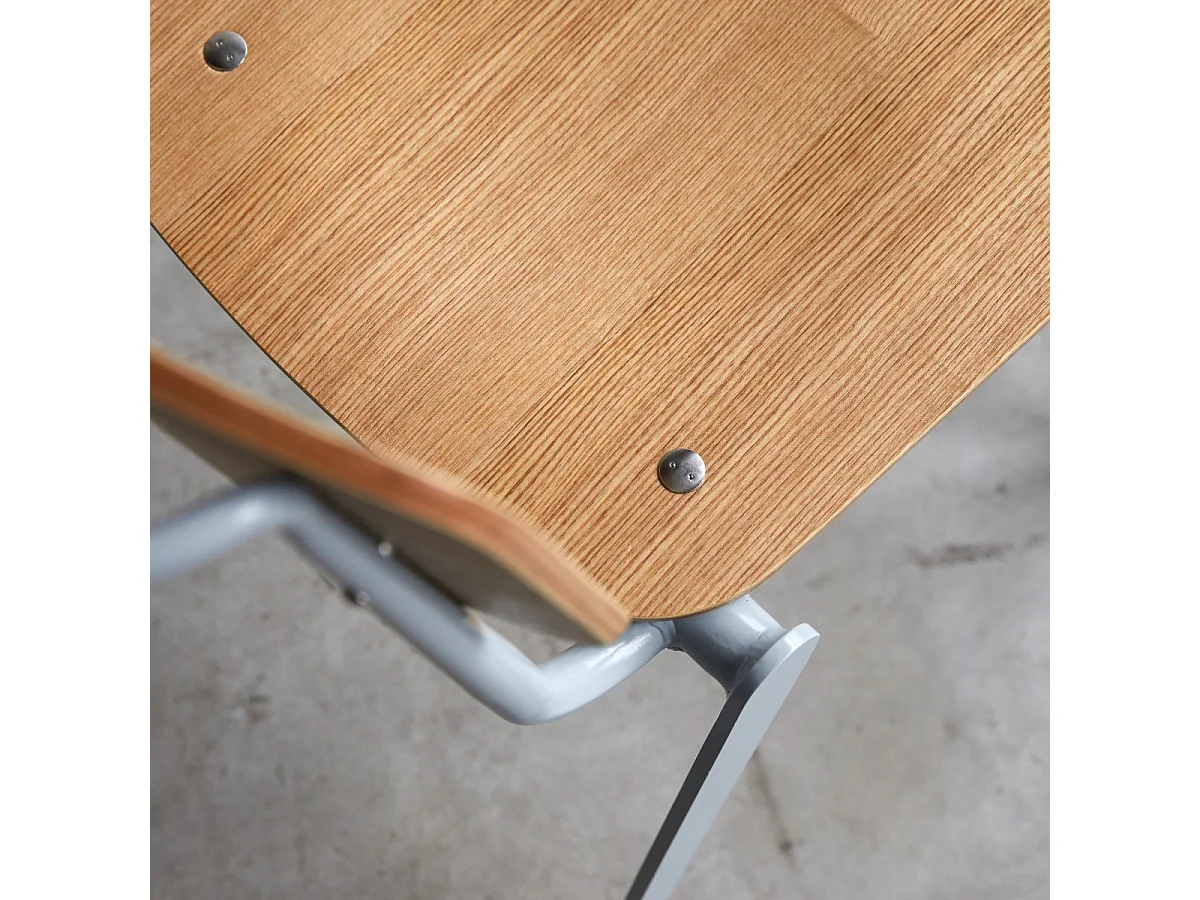 Stuhl aus Metall und Eschenholz Mio Grey