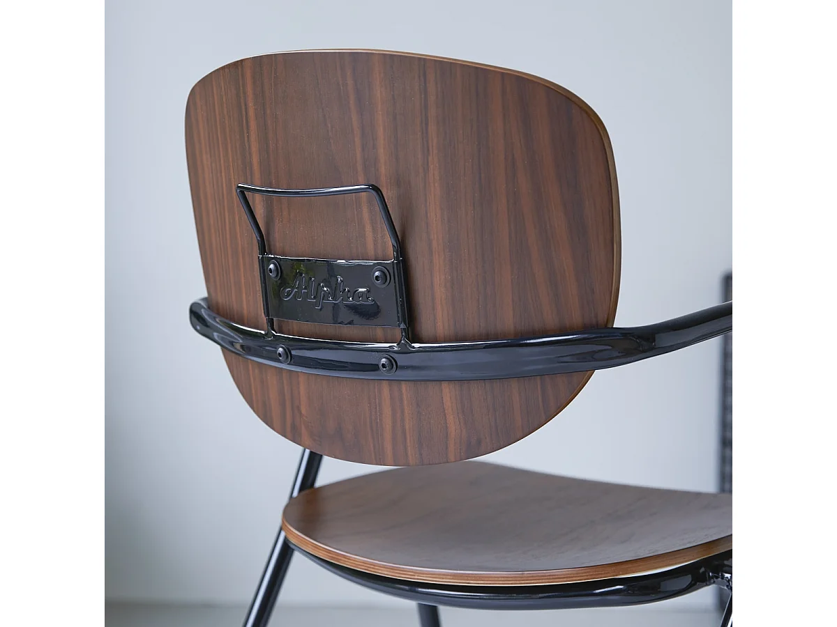 Chaise en métal et bois de noyer Ada