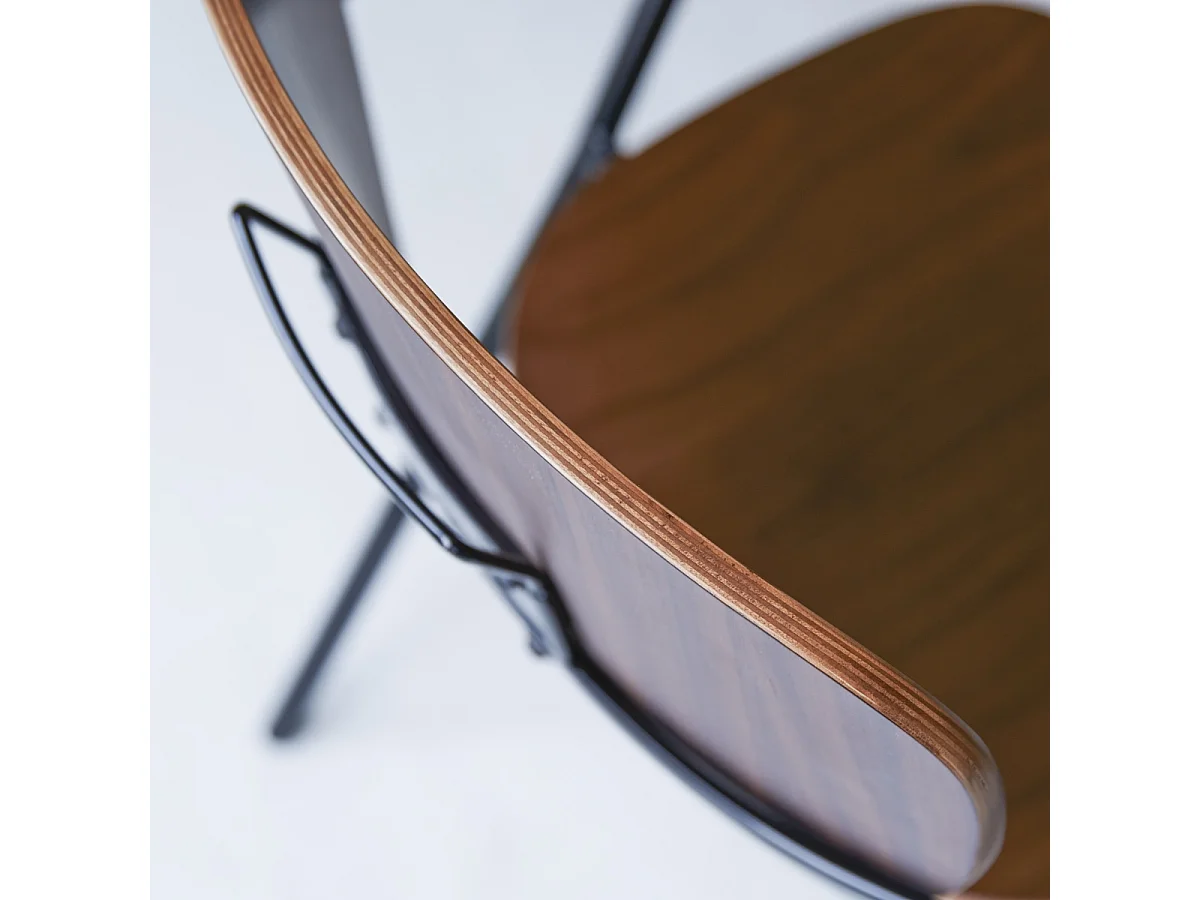 Chaise en métal et bois de noyer Ada