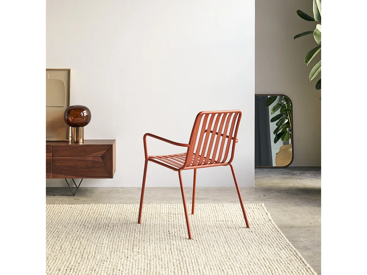 Fauteuil en métal peint Gaby orange